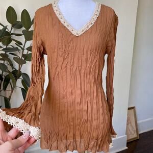 Vintage Y2K Tan and Cream Beaded Lace Trim Top with Bell Sleeves